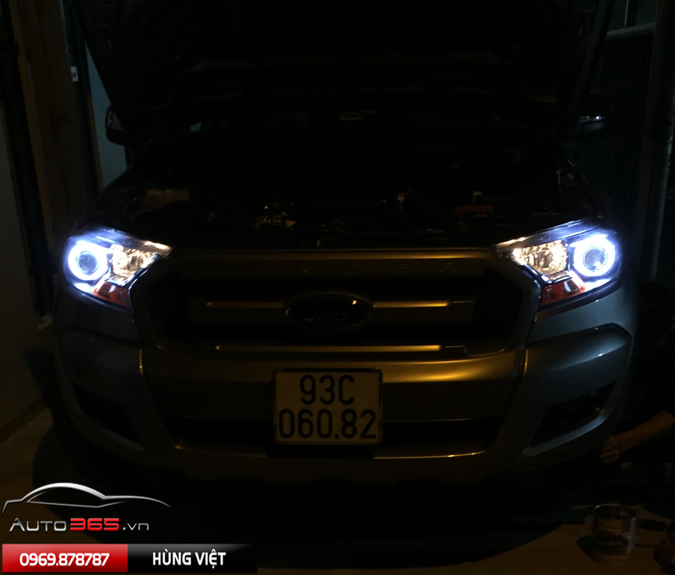 Độ đèn ford ranger soi sáng mọi cung đường